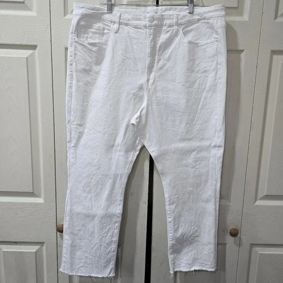 NWT Good American Women's Good Legs Straight Jeans Raw Hem White Size 24 Plus - Picture 2 of 8